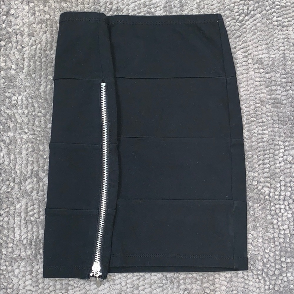 Skirt - Picture 2 of 3